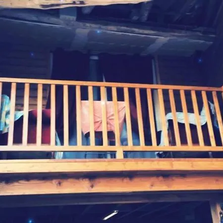 Familiale A La Ferme Montesquieu-Avantes